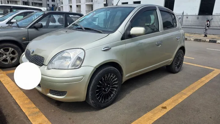 Toyota Vitz 2002 1.0L Automatic – photo 4