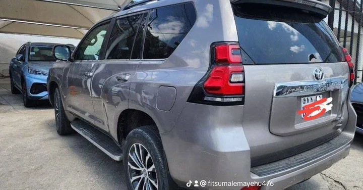 Toyota Land Cruiser Prado 2022 – photo 9