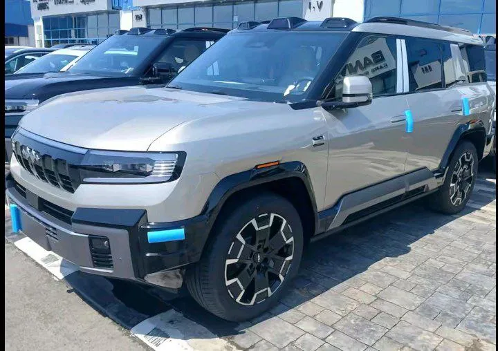 2025 BYD Leopard 8 Plug-in Hybrid SUV – photo 7