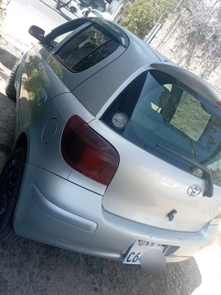 Toyota Vitz 2002 Automatic – photo 3