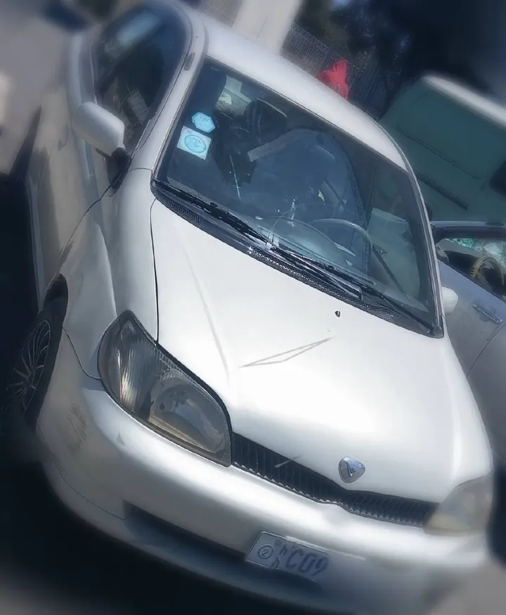 Toyota Platz 2002 Automatic Sedan – photo 3
