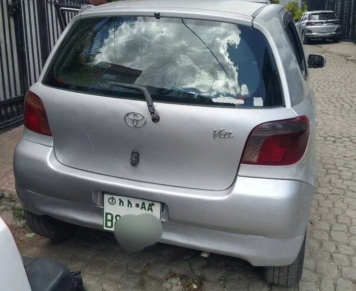 Toyota Vitz Automatic 1.0L – photo 5