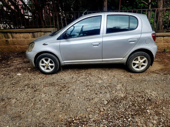 Toyota Vitz Yaris 2002 – photo 3