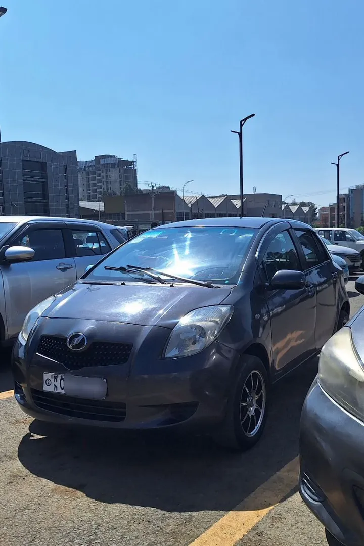 Toyota Yaris Compact 2005 – photo 3