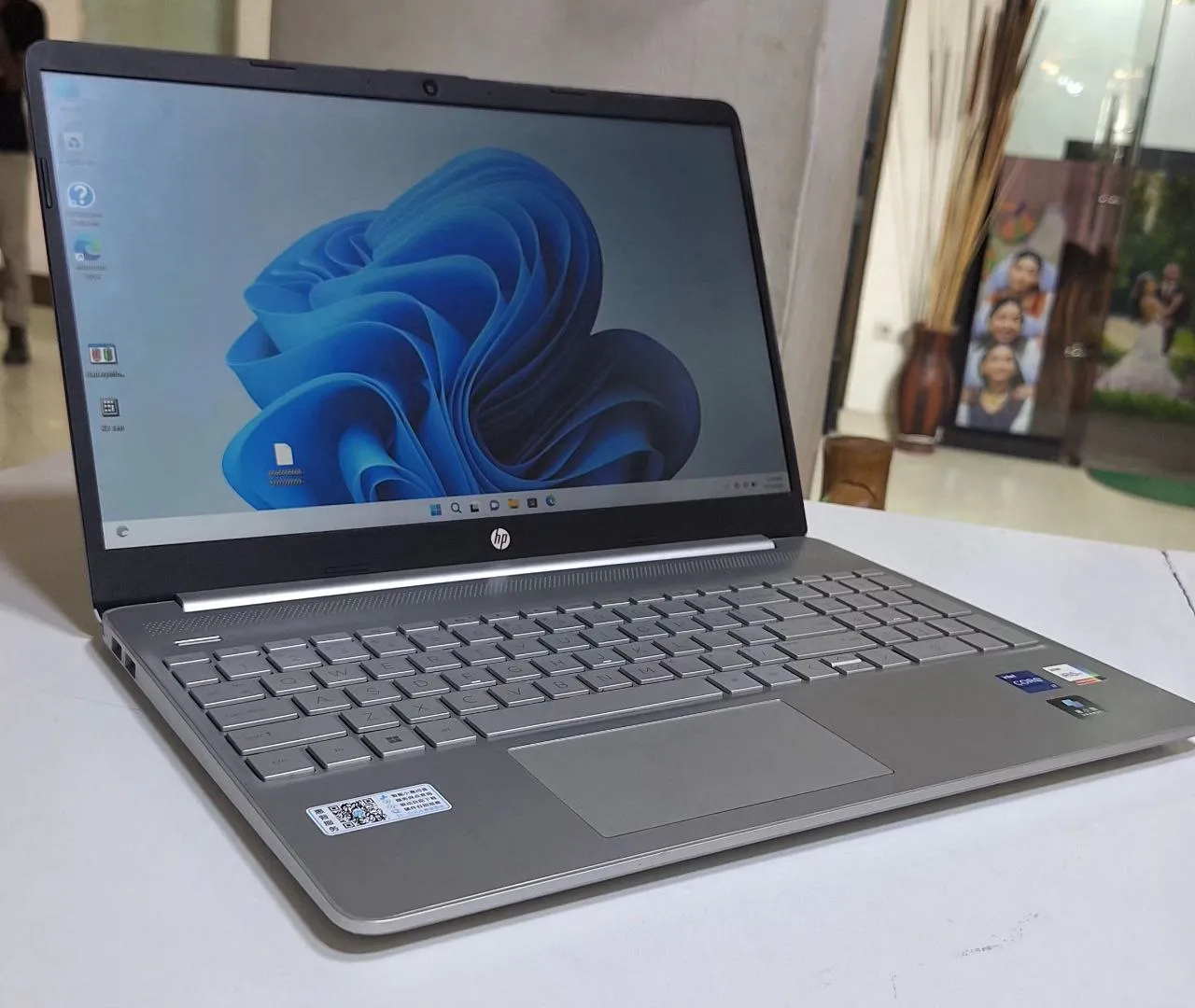 HP Notebook 12th Gen Core i7 – photo 3