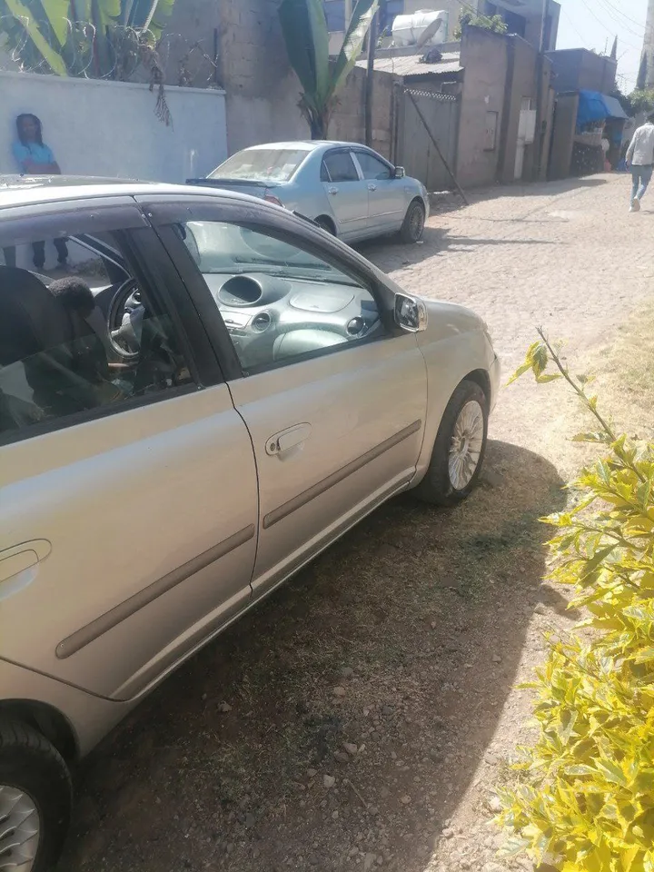 Toyota Platz 2001 Automatic – photo 4
