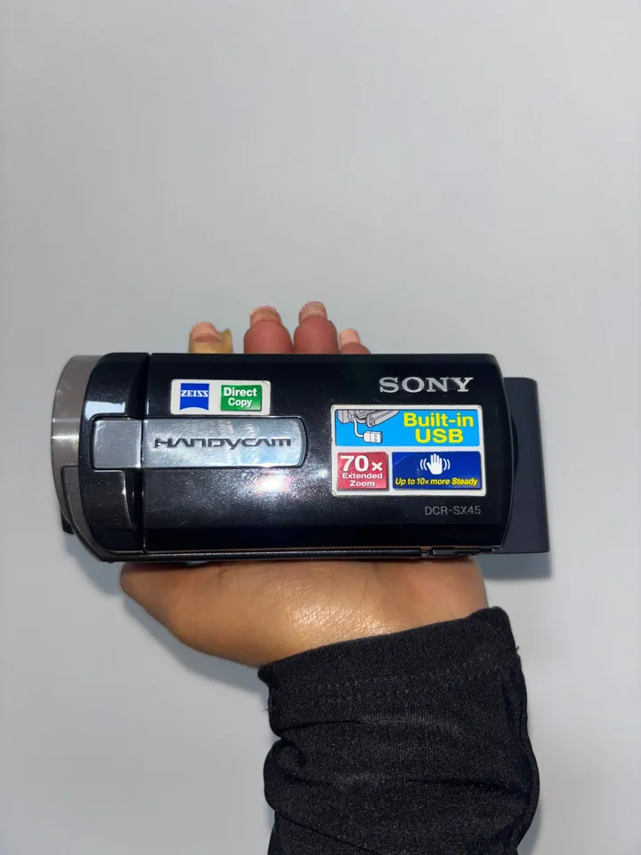 Sony Handycam DCR-SX45 – photo 3