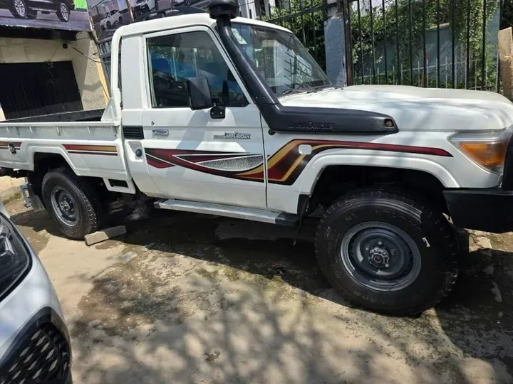 2012 Toyota Land Cruiser Single Cab – photo 6