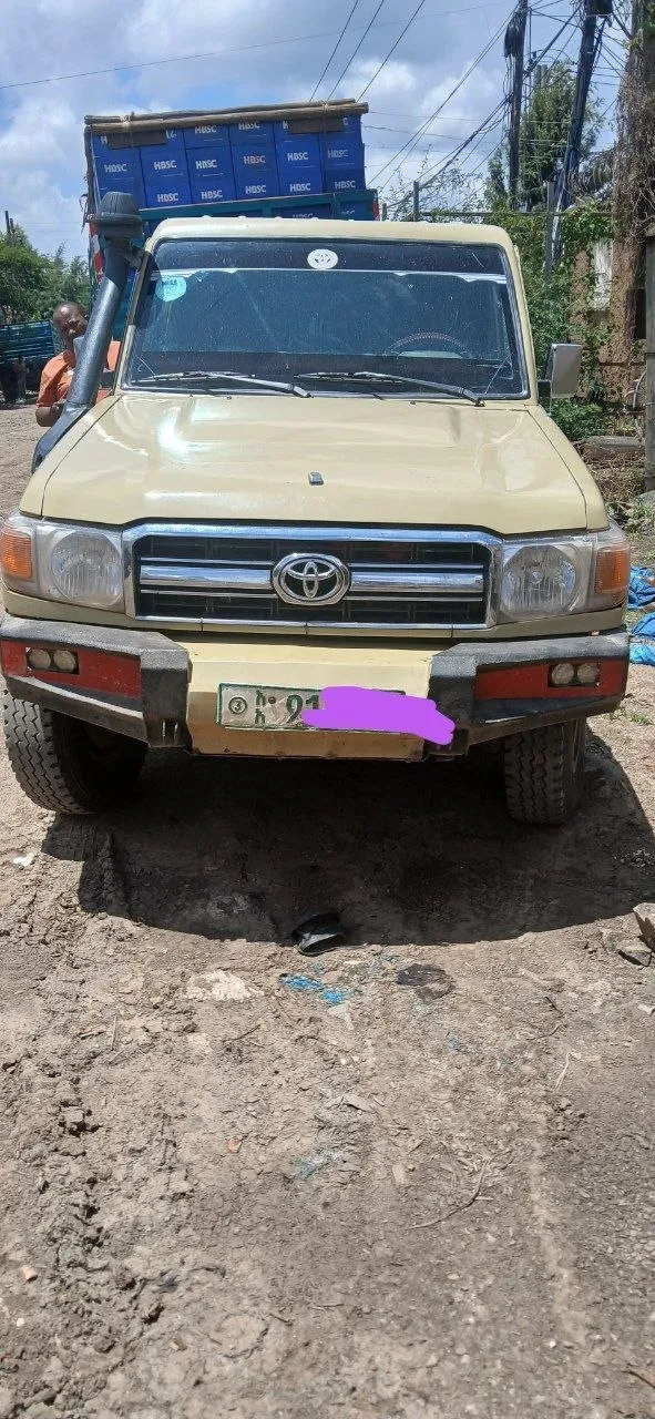 2011 Toyota Land Cruiser X-Cab – photo 3