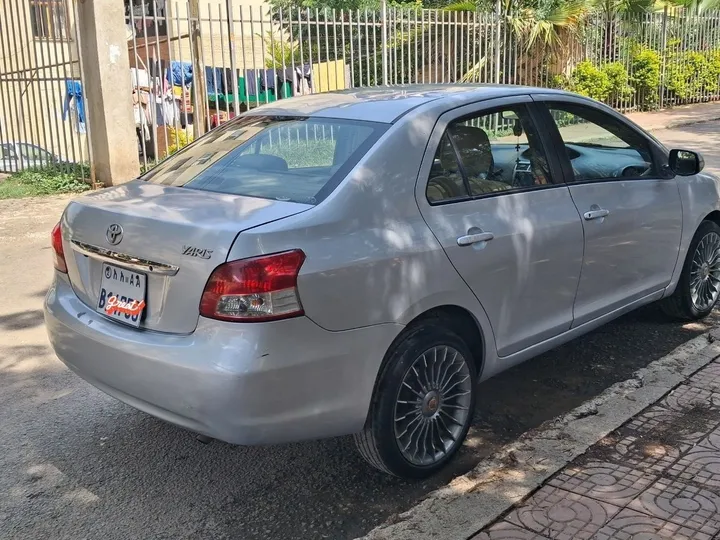 Toyota Belta 2010 Automatic – photo 3