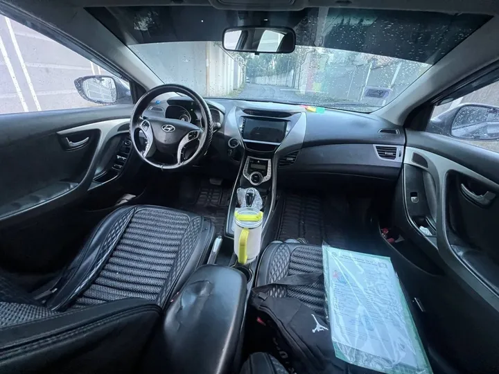 Hyundai Avante 2012 Automatic – photo 5