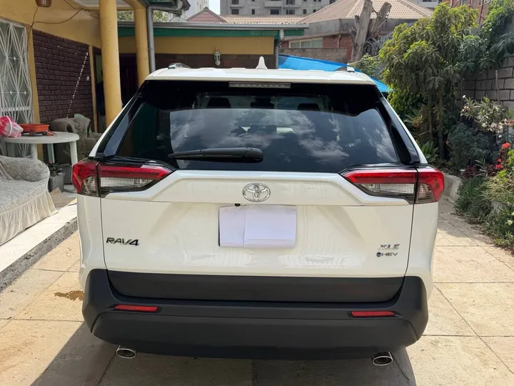 Toyota Rav4 Hybrid 2024 SUV – photo 5
