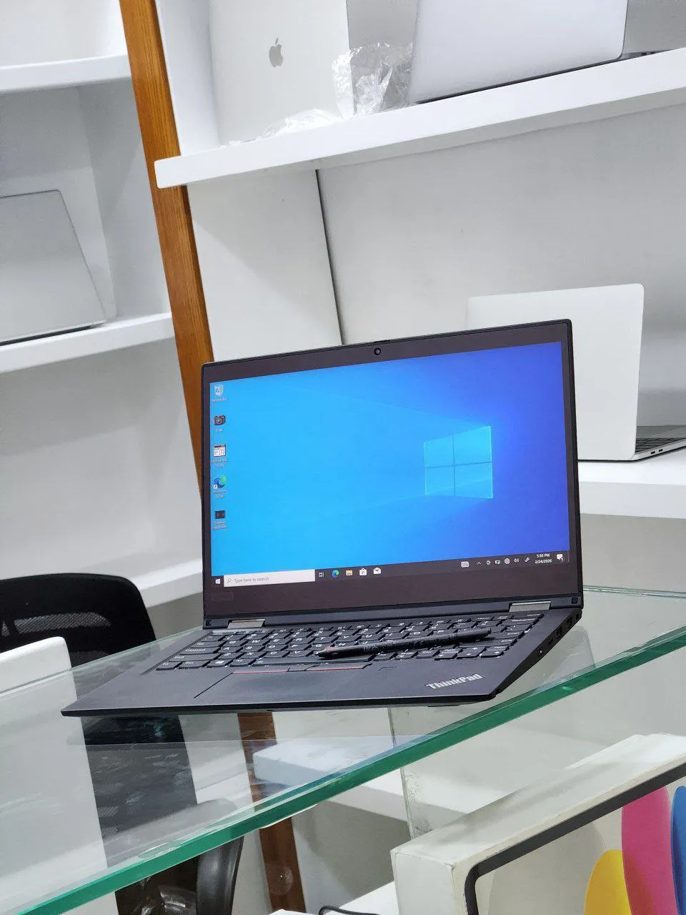 Lenovo ThinkPad Yoga X390 Laptop – photo 5