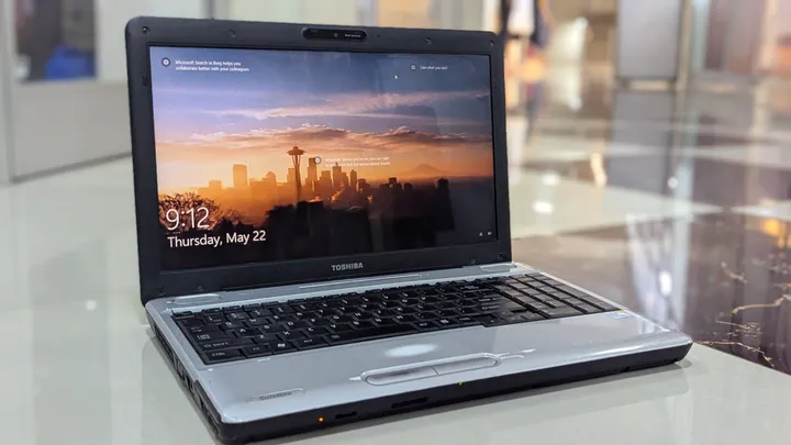 Toshiba 15.6 Inch 4GB 160GB Laptop – photo 6