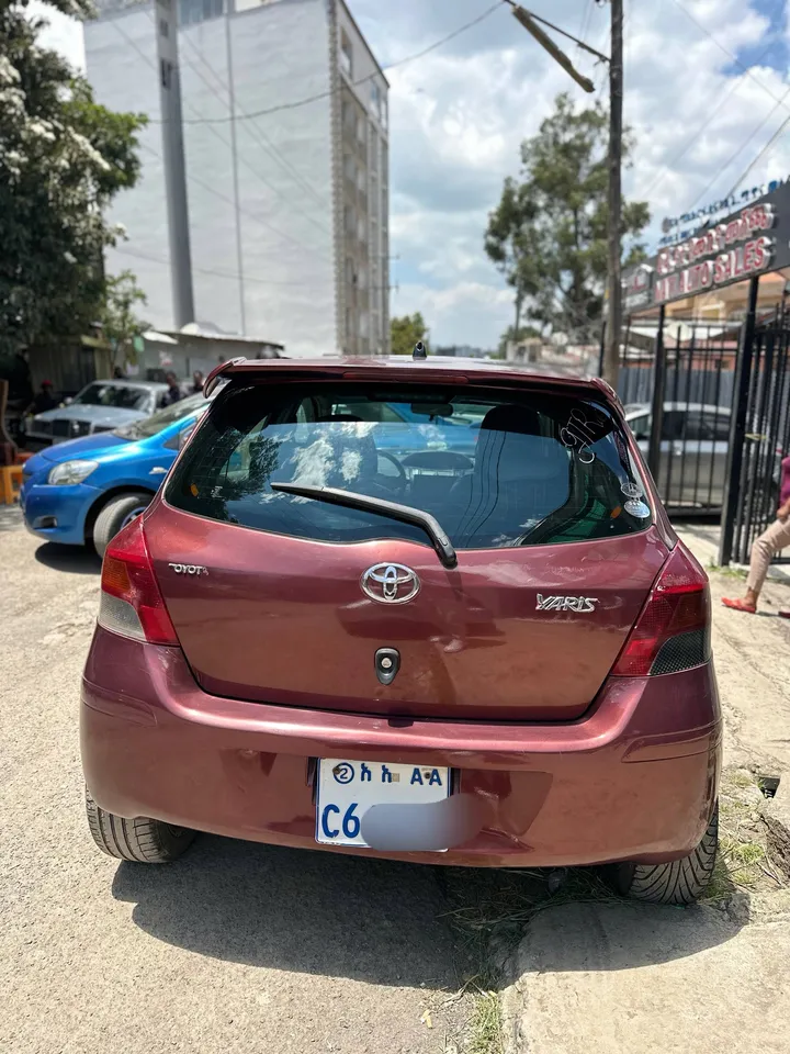 Toyota Yaris Compact 2010 – photo 5