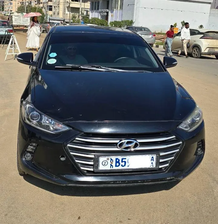 Hyundai Avante 2017 Automatic – photo 4