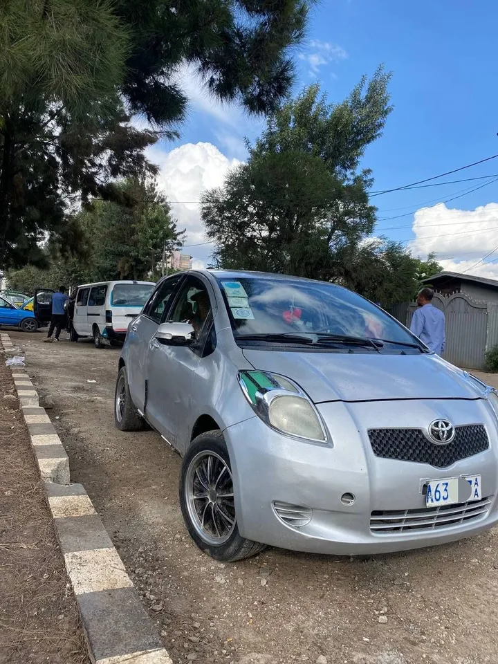 Toyota Yaris Compact 2008 – photo 3