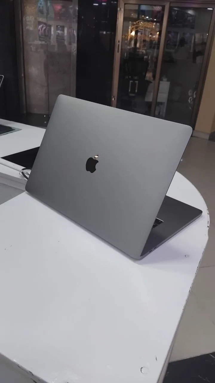Apple MacBook Pro 2017 i7 – photo 3