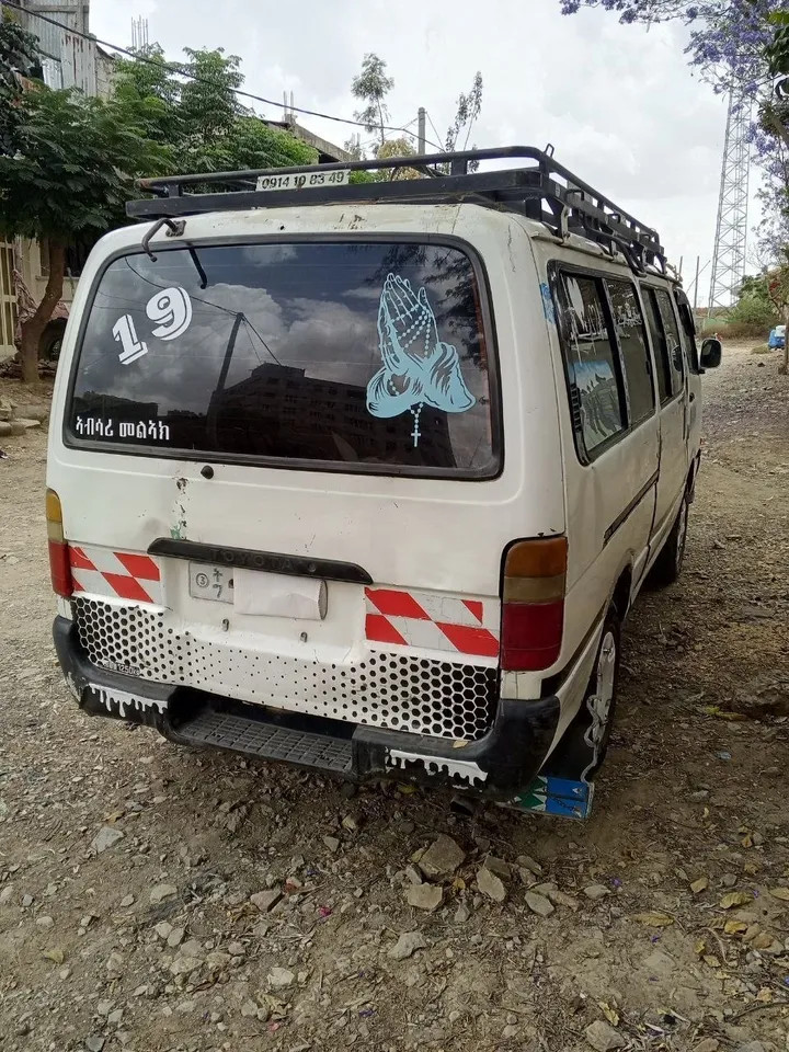 Toyota Hiace 5L 2004 Manual – photo 5