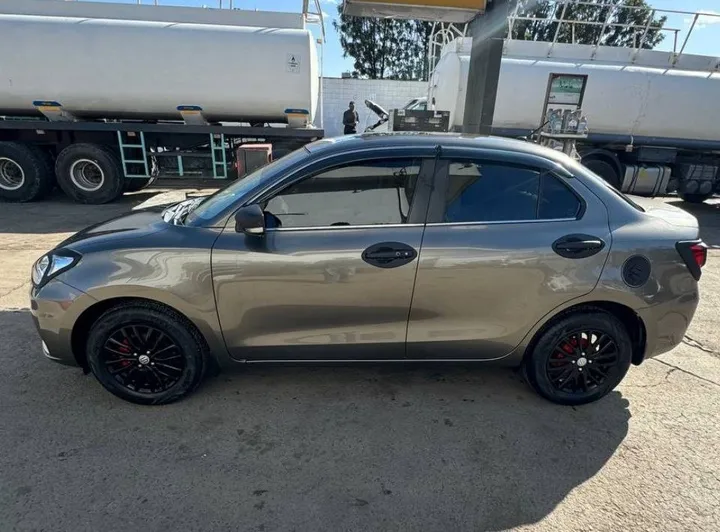 Suzuki Dzire 2023 Semi-Automatic – photo 7