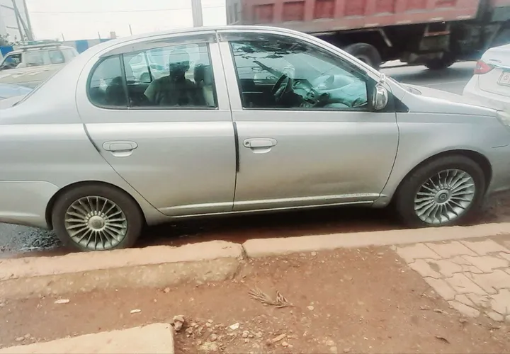 Toyota Platz 2005 – photo 4