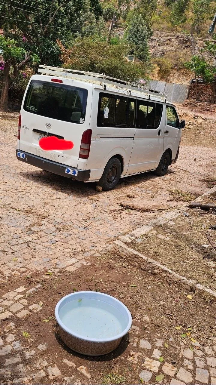 2012 Toyota Hiace Van 2KD – photo 7
