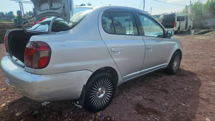 Toyota Platz 2002 Automatic – photo 3