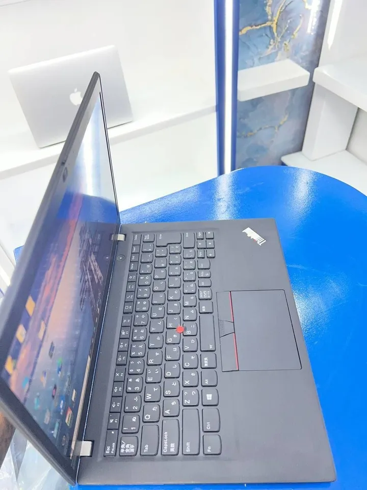 Lenovo ThinkPad T14s Gen 1 – photo 3
