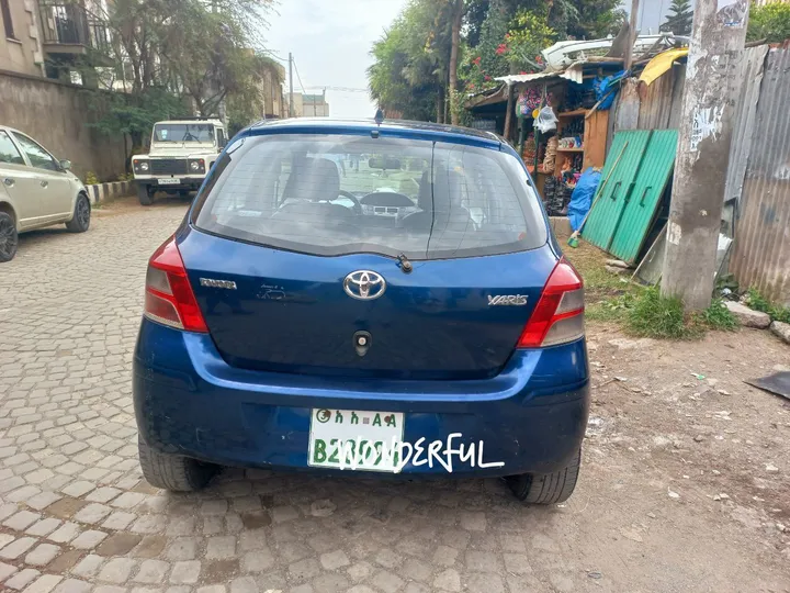Toyota Compact 2010 Automatic – photo 4