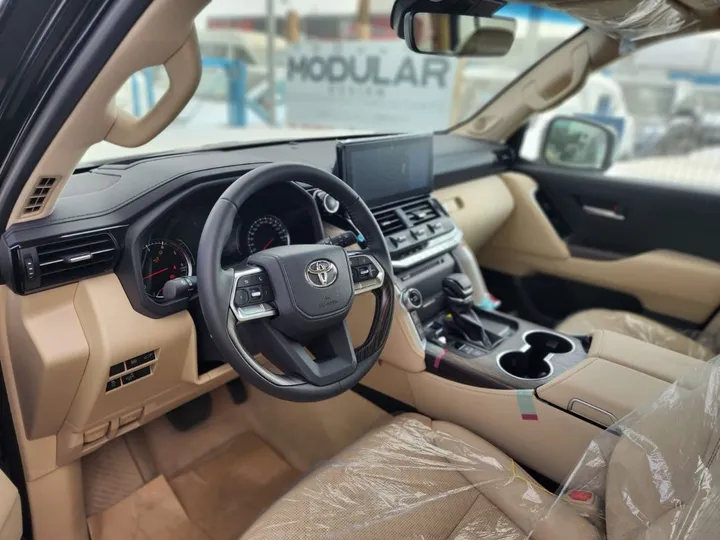 Toyota Land Cruiser V6 VXR 2023 – photo 3