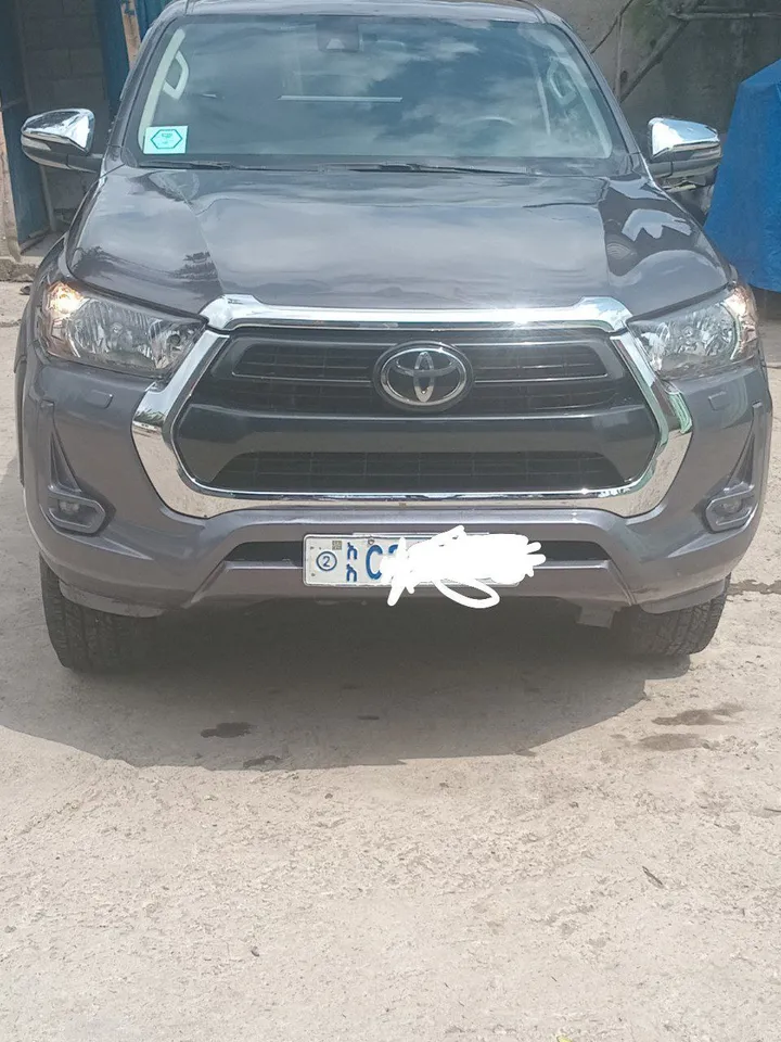 Toyota Hilux 2022 Automatic Pickup – photo 5