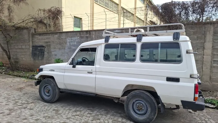 2003 Toyota Land Cruiser 1HZ – photo 4