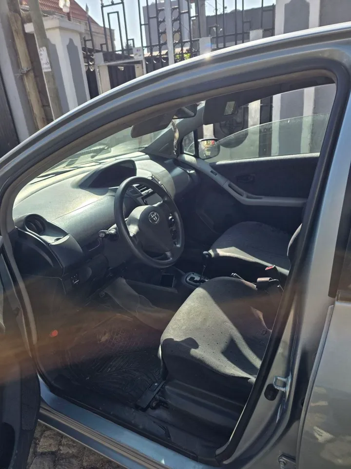 Toyota Yaris Compact 2008 Automatic – photo 8