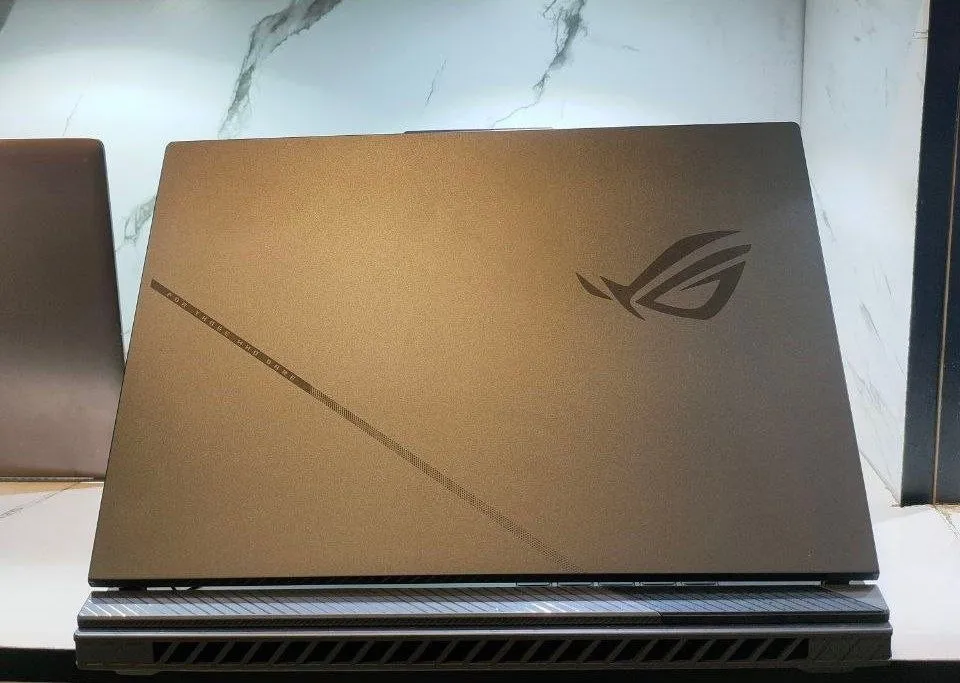 ASUS ROG Strix Ryzen 9 Laptop – photo 3