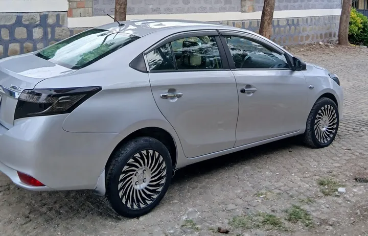 Toyota Yaris Sedan 2014 Automatic – photo 6