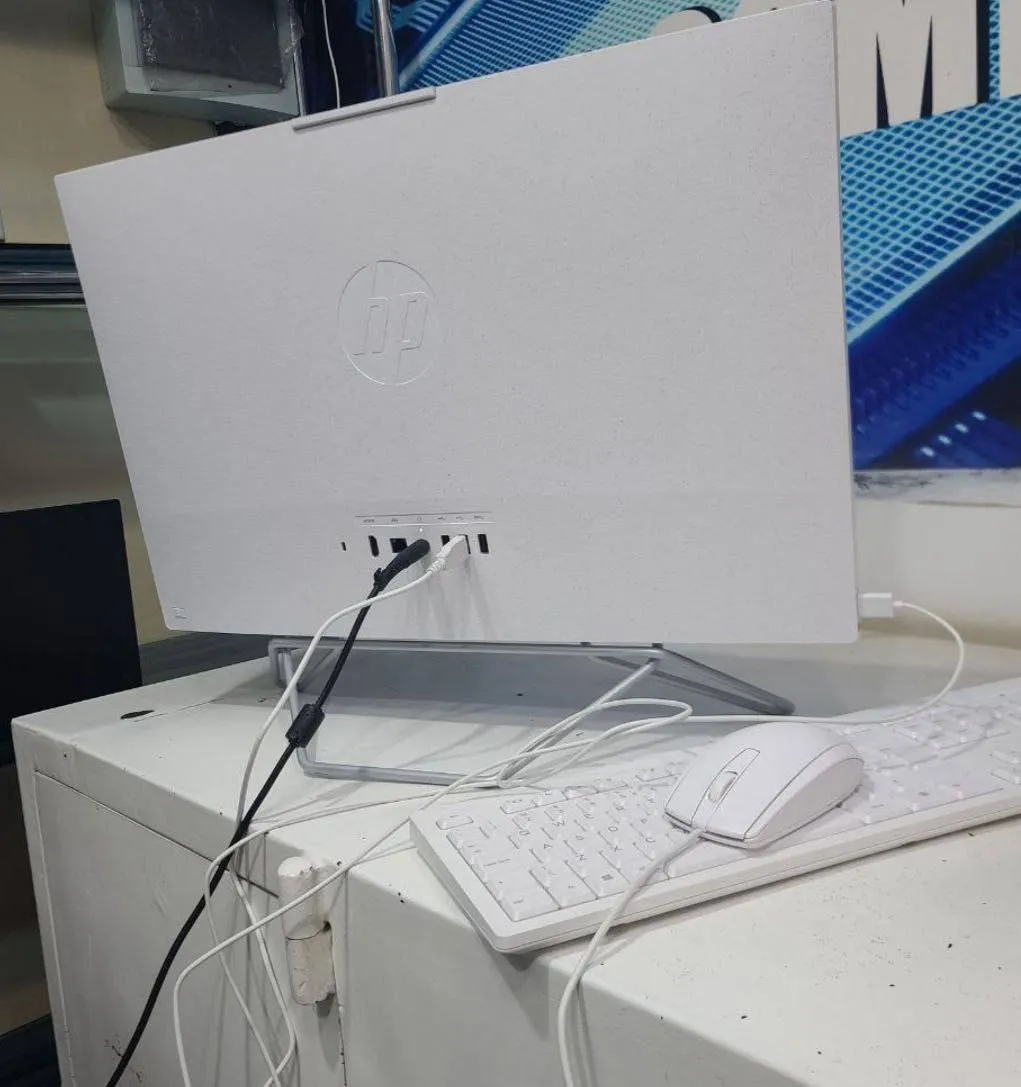 HP All-in-One 24 i5 8GB 512GB – photo 4