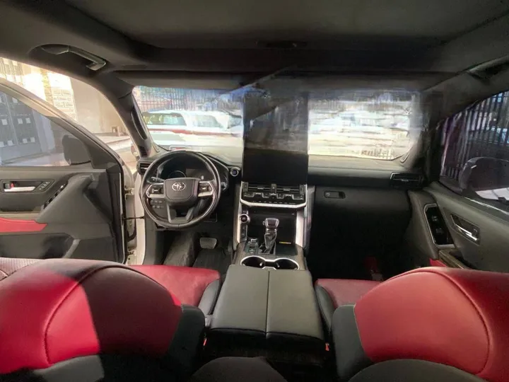 Toyota Land Cruiser VXR 2023 – photo 3