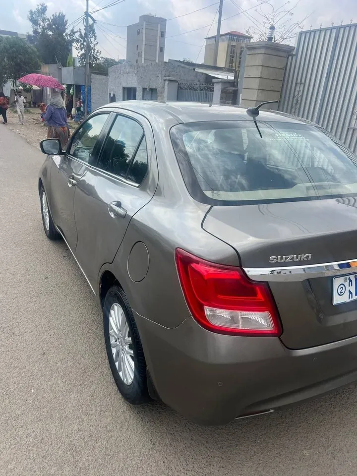 Suzuki Dzire 2021 Automatic – photo 4