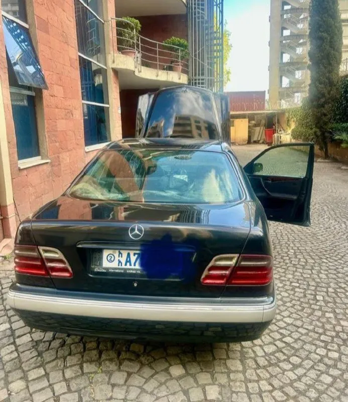 Mercedes Benz Smiling 2002 Automatic – photo 3
