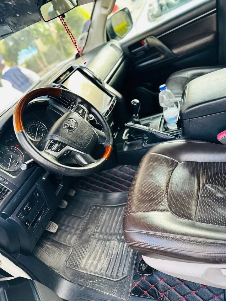 Toyota Landcruiser V8 2012 Diesel – photo 3
