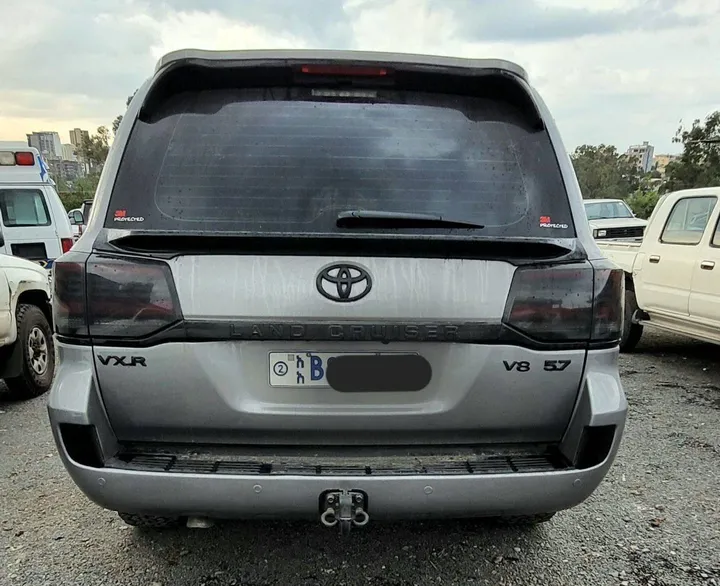 Toyota Land Cruiser V8 VXR 2011 – photo 4