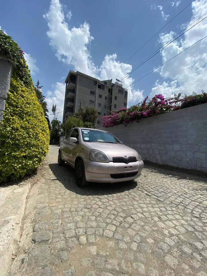 Toyota Vitz 2001 Automatic – photo 3