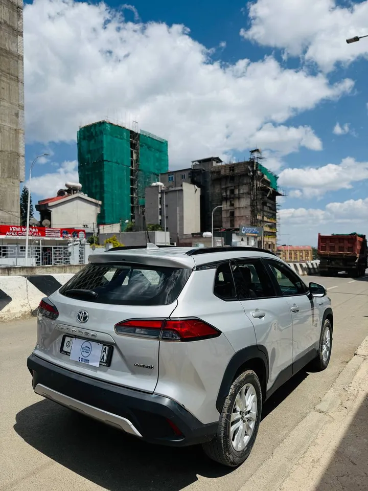 Toyota Corolla Cross Hybrid 2023 – photo 5