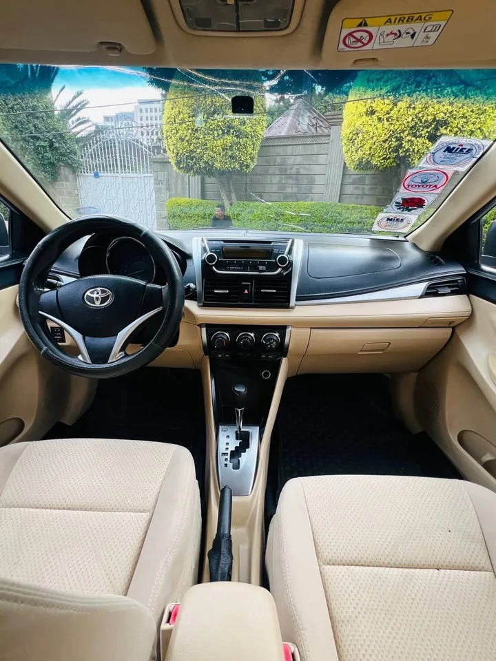 Toyota Yaris Sedan 2013 Automatic – photo 3