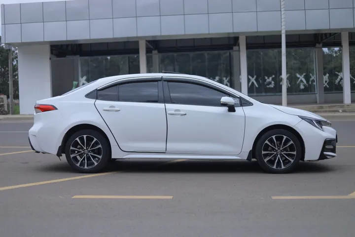 Toyota Corolla Levin 2023 Sedan – photo 3