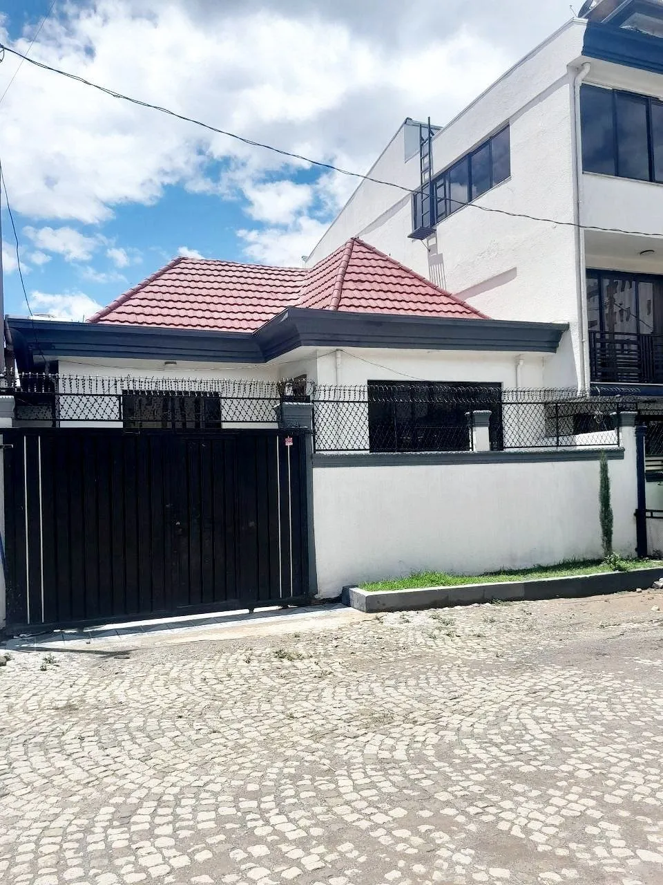 Modern 5 Bedroom Villa in Summit – photo 4