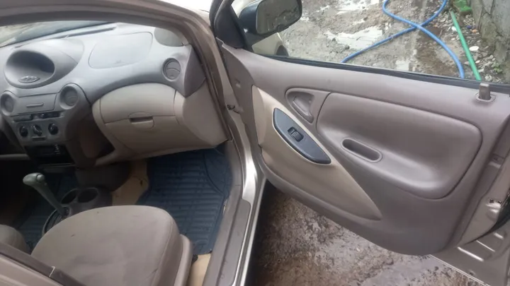 Toyota Platz 2004 1.0L Automatic – photo 8
