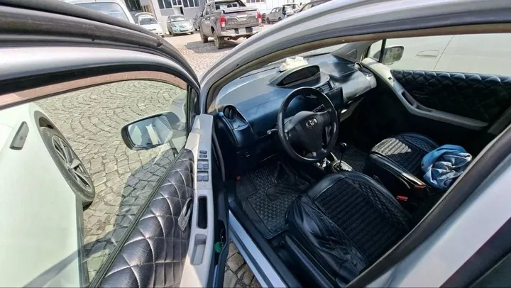 Toyota Yaris Compact 2008 – photo 3