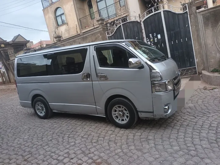Toyota Hiace Super GL 2007 Automatic – photo 4