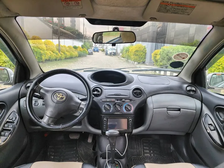 Toyota Vitz 2002 – photo 4